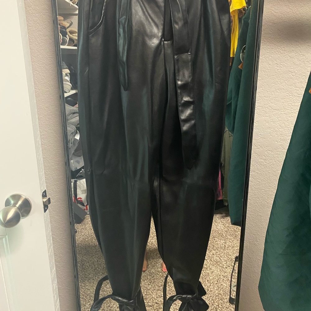 NWT Lulu’s faux leather trouser pant, XS